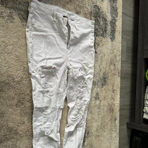 Women's American Eagle White ripped jeans size 14 long